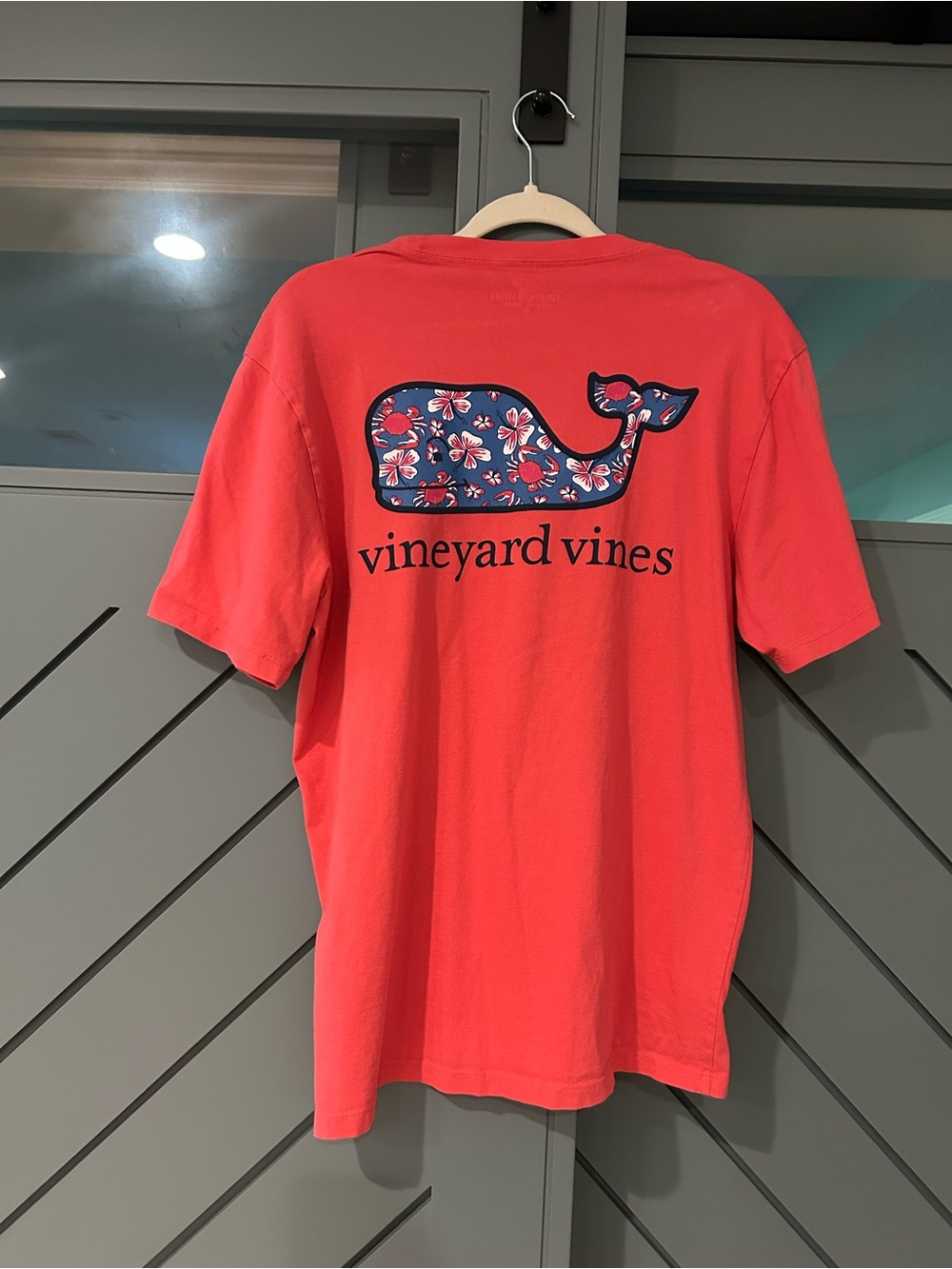 Vineyard Vines Men’s red Pocket T-Shirt - Picture 3 of 5